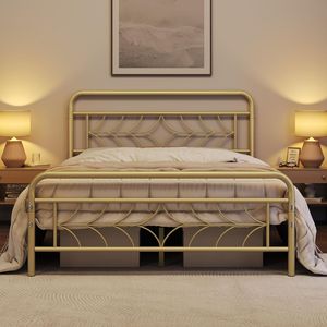 Lit en laiton de qualité supérieure pour une configuration de chambre élégante, avec un cadre métallique durable, des accents artistiques, un confort luxueux - Product Image 2