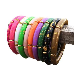 Pulsera de resina de calidad superior Pulsera hecha a mano de nuevo diseño Mejor fabricación Pulsera de resina para uso en fiestas Desgaste exagerado - Product Image 5