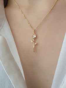 Collar de Plata 925 con Circonita Blanca en Forma de Rosa, Collar con Dije de Lujo con Certificado GIA, Bonito Regalo para Ella - Product Image 2