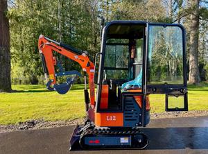 จัดส่งฟรี AGT LH12RS รถขุดไฮดรอลิกขนาดเล็ก 30 แรงม้า ใบมีดตักดิน 36 นิ้ว ถังตัก 15 นิ้ว พัดลมระบายความร้อนเครื่องยนต์ มาตรฐาน EPA CE พร้อมระบบเสริม - Product Image 6