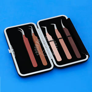 Pinzas al por mayor para extensión de pestañas con punta de fibra, curvatura de luna de 90 grados, punta X de aislamiento, herramienta sostenible para pestañas - Product Image 1