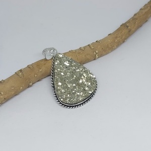 จี้ไพไรต์รูปสลักตามหลักฮวงจุ้ยรูปสลักเป็นรูปโลหะชุบด้วยไฟฟ้าจำนวนมากของที่ระลึกแกะสลักคริสตัลธรรมชาติ - Product Image 1