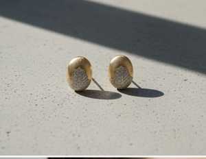 Pendientes de estilo elegante de primera calidad, joyería de diseñador polaco de oro alto con diamantes americanos, perfectos para fiestas y aspecto festivo - Product Image 3