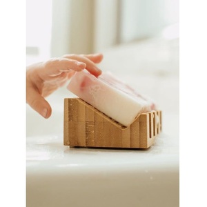 Porte-savon en bambou traditionnel fait main pour lavabo de salle de bain, plateau à savon en bois massif, écologique, antidérapant, pour un style de salle de bain classique - Product Image 1
