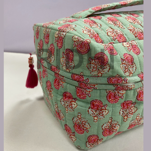 Trousse de Toilette de Voyage Matelassée en Coton Imprimé Blocs Motifs Jade Doux et Fleur Rose, Pochette Réutilisable Personnalisable pour Organisateur de Maquillage et Shopping - Product Image 3