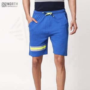 กางเกงขาสั้นรัดกล้ามเนื้อของผู้ชายแห้งเร็วลายพื้นย้อมสีล้วนดีไซน์ใหม่ - Product Image 1