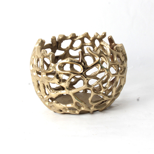 Bol en aluminium moulé texturé avec un motif unique, parfait pour rehausser la décoration de table et servir plusieurs plats au quotidien - Product Image 1