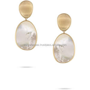 NOUVEAU ENSEMBLE DE BOUCLES D'OREILLES À GOUJONS BLANCHES POUR FEMMES ET FILLES À L'OCCASION DE FÊTE DE MARIAGE AU PRIX LE PLUS BAS D'AALIYAN IMPEX - Product Image 1