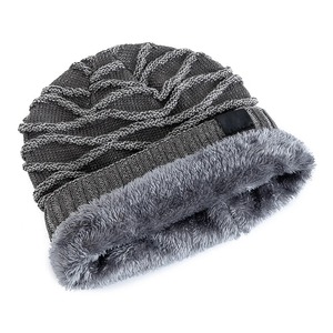 Gorros de Punto Unisex para Invierno con Forro de Piel, Gorro de Estilo Casual con Decoración de Estrella de Cinco Puntas para Hombre y Mujer, Agrega Calor para Actividades al Aire Libre - Product Image 4