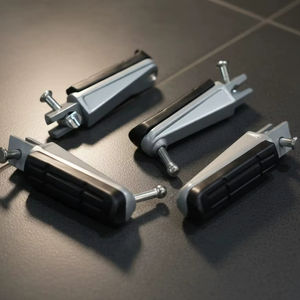 Ensemble repose-pieds avant avec coussinet en caoutchouc pour moto et scooter |   Pièce de rechange robuste pour deux-roues - Product Image 1