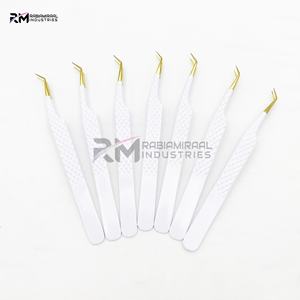 Pinzas para Extensión de Pestañas RMI con Punta de Oro de 24k y Recubrimiento de Polvo Blanco, Agarre de Diamante, Punta en Ángulo de 45 Grados - Product Image 4