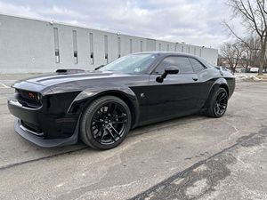 ดอดจ์ ชาลเลนเจอร์ อาร์/ที สแคทแพ็ค ไวด์บอดี้ เชคเกอร์ เฮมี วี8 ปี 2021 เกียร์อัตโนมัติ ขับเคลื่อนล้อหลัง ห้องโดยสารแบบซีดาน หุ้มหนังสีเข้ม ล้อแม็กซ์ขนาด 20 นิ้ว พร้อมกล้องมองหลัง - Product Image 3