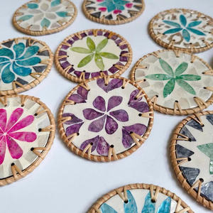 Vente en gros directe d'usine, logo personnalisé, Vietnam, dessous de plat rond en rotin, fait à la main avec mosaïque de nacre - Product Image 3