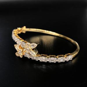 Papillon ouvrable avec clip baguette et bracelet en diamant rond, bracelets en diamant et bracelets - Product Image 4