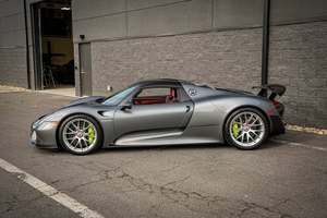 Porsche 918 Spyder 2015 en perfecto estado · Coupé · Fibra de carbono · Tracción en las cuatro ruedas - Product Image 3