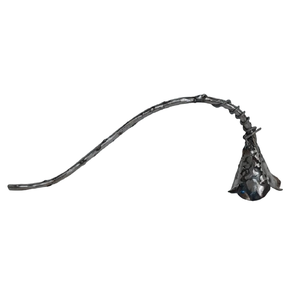 Abatidor de velas de metal con acabado negro Diseño moderno Recortador de mecha de acero inoxidable Herramienta de decoración elegante para hogares con estilo - Product Image 1