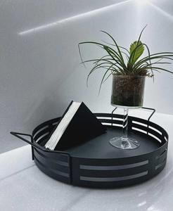 Porte-serviettes en métal noir finition minimaliste en forme de triangle pour table à manger moderne, cuisine et organisation de la maison en provenance d'Inde - Product Image 3