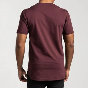 Design personnalisé T-shirt pour hommes Fitness Athletic Slim T-shirt de gymnastique avec ourlet superposé fendu sur le côté Chemises marron à col rond pour garçons - Product Image 6