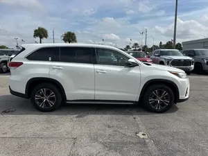 Toyota Highlander LE I4 2018 - Product Image 5