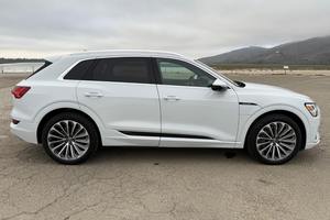 Auto Usado Confiable, Audi e-tron Quattro 2019, Motor Dual, Tracción en las Cuatro Ruedas - Product Image 2