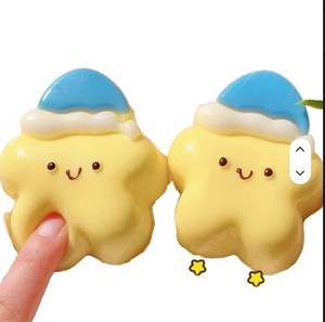 Jouet Squishy Étoile Jaune Crème Adorable de 9 cm en TPR, Champignon de Dessin Animé Portable Anti-Stress Créatif à Presser pour Filles et Adultes - Product Image 3