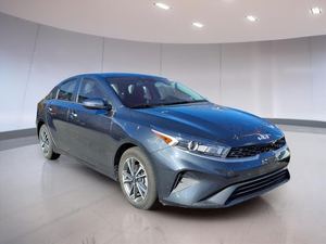 รถซีดาน F-ORTE LX FWD ปี 2023 ไมล์น้อย สีภายนอกสีเทา GRAVITY GRAY สีภายในสีดำ ระบบเกียร์ CVT ขับเคลื่อนล้อหน้า กำลัง 147 แรงม้า เครื่องยนต์ 2 ลิตร 1 - Product Image 5