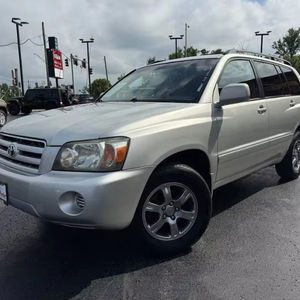 Toyota Highlander Base 2004 Usada, Color Interior Ceniza, Combustible Gasolina, Motor V6 de 3.3L, Tracción Delantera, Transmisión Automática - Product Image 1