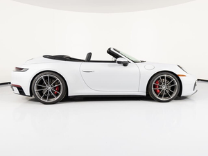 2024 911 Carrera 4S Cabriolet Turbo R20 Conduite à gauche Intérieur foncé Sièges en cuir Automatique Euro IV Feux de jour à LED - Product Image 4