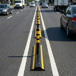 Système de marquage routier avec delimitateurs de voie noirs 138x24x10cm - Product Image 2