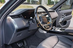 Range Rover P530 SE 2023 d'occasion en excellent état, 523 ch, V8 biturbo, transmission intégrale, pack de finition intérieure premium, non modifié - Product Image 4