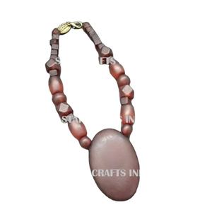 Top classement personnalisé de luxe dernier fabriqué à la main de la meilleure qualité de haute poli beau collier en résine de mode pour les femmes de l'Inde - Product Image 1