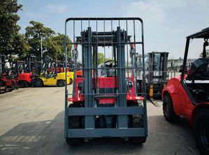 Montacargas Todoterreno Diésel para Terrenos Difíciles - Product Image 2