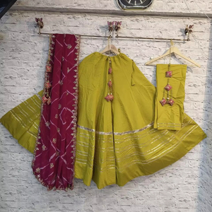 Lehenga choli ดั้งเดิมของผู้หญิงคอลเลคชั่นเทศกาลใหม่ navratri ราคาขายส่งพิเศษสำหรับชุดปาร์ตี้ - Product Image 1