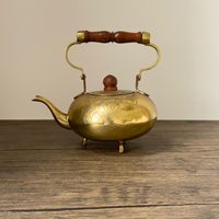 Théière en métal de grande capacité, idéale pour les réunions de famille ou pour servir du thé lors d'événements au restaurant et au café.