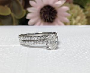 Lurba Jewels - Juego de Anillos de Compromiso y Boda con Diamante Cultivado en Laboratorio de 1 Quilate, Corte Ovalado, Oro Blanco de 10K/14K/18K, Certificado IGI - Product Image 2