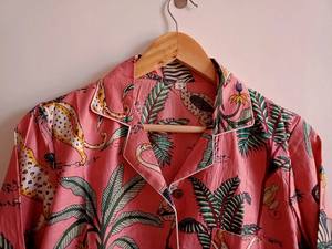 Pijama con cuello en V y estampado de animales de la selva para mujer, traje de noche de talla grande de algodón transpirable suave, ropa de dormir de estilo Sexy informal - Product Image 3