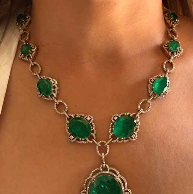 สีเขียว