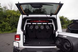 รถจี๊ปแรงเลอร์ อันลิมิเต็ด สปอร์ต 4x4 ปี 2023 เครื่องยนต์ 6.4 ลิตร Hemi V8 รุ่น SoFlo - Product Image 6