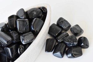 Atractivas Turmalinas Negras Pulimentadas de Alta Calidad, 1 kg, Piedras Rodadas, Cristal de la India, Anshul Impex, para Decoración del Hogar con Feng Shui - Product Image 4