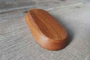 Bol en bois de forme ovale bol en bois naturel fait à la main parfait pour servir des salades fruits ou ajouter un charme rustique à votre table - Product Image 2