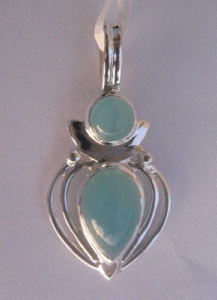 Pendentif en calcédoine aqua naturelle pour femme, fait main en argent sterling 925 avec sertissage clos, or rose, matériau or Shah Gems - Product Image 1