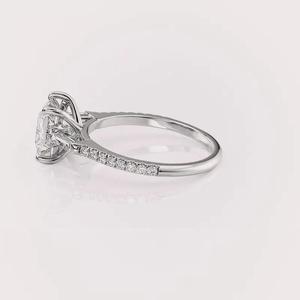 Bague solitaire en diamant de laboratoire taille princesse, or blanc 18 carats, bande pavée, sertissage cathédrale - Product Image 2