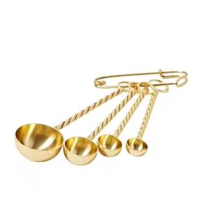 Juego de Tazas y Cucharas Medidoras de Metal con Mango de Diseño para Uso en la Cocina - Product Image 2