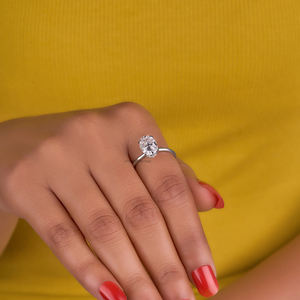 Bague de fiançailles Moissanite coupe ovale 2.25 Ct Bague de fiançailles solitaire pilée à la glace allongée avec certificat GRA - Product Image 4