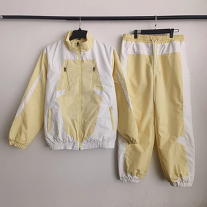 Jogger deux pièces pour hommes avec logo personnalisé ensemble de vêtements d'entraînement veste de survêtement zippée patchwork et logo coupe-vent à l'avant en nylon et polyester - Product Image 3