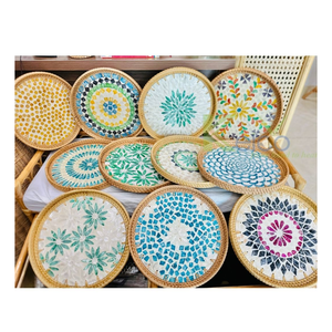 Panier de pique-nique de luxe léger, plateau avancé, fait à la main en coquilles de rotin multicolores, nacre, rangement ovale, maison, invité, restaurant - Product Image 1