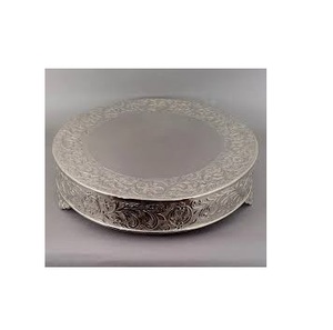 Soporte de pastel de metal de forma redonda con revestimiento de cobre y revestimiento de polvo blanco Diseño martillado para servir herramientas de pastel - Product Image 1