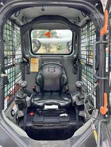 Bob Skidsteer d'occasion 2017, moteur diesel avec boîte de vitesses, pompe et cabine complète pour travaux d'aménagement paysager et de construction - Product Image 4