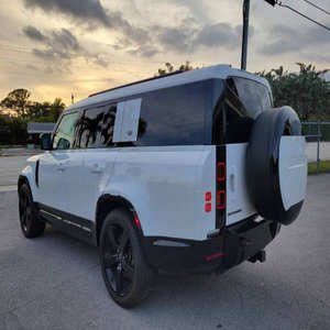 Land Rover Defender 130 P400 X-Dynamic SE 2024 en Perfectas Condiciones - Product Image 3