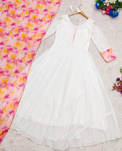 Royal Rangoli Harmony Mystic Melody Patchwork Twirl Tradition d'Aaradhya avec un style Bollywood gracieux pour l'aura de fête - Product Image 4